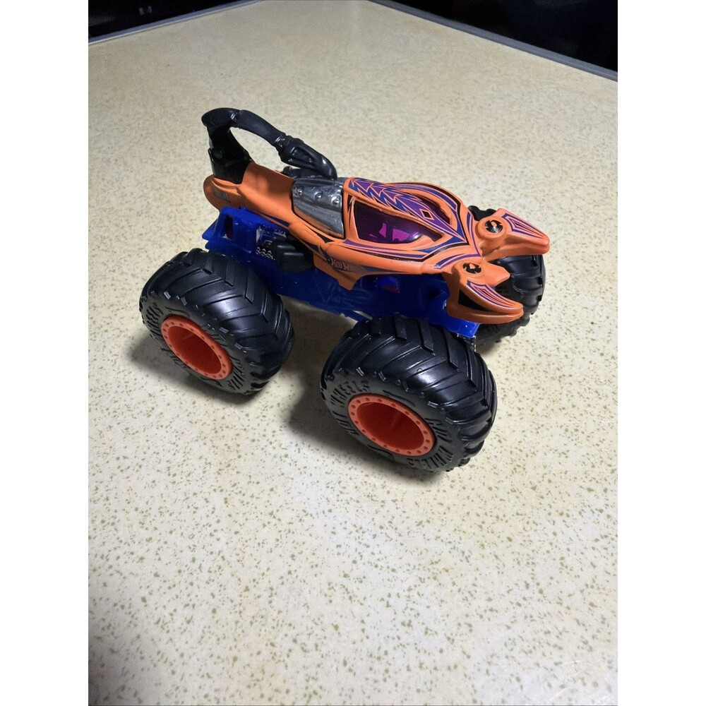 Scorpion Monster Jam Truck 1:24 Hotwheels Spinmaster Large Die-cast